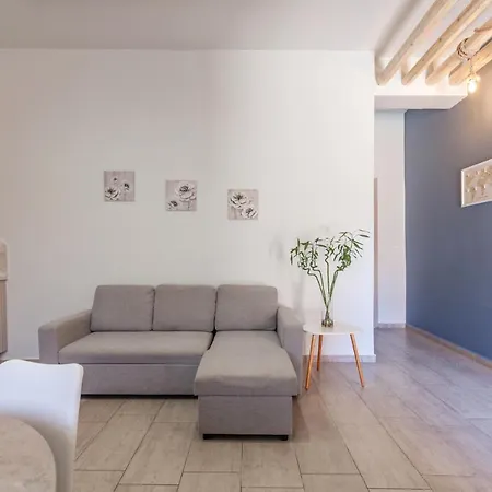 Apartment Avra In Center - 50m To