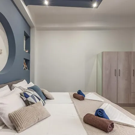 Avra In Center - 50m To Apartment